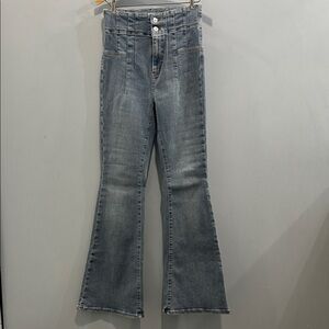 We the Free Jayde Super High-Rise Flared Women’s Jeans -Light Wash Blue Size 27s